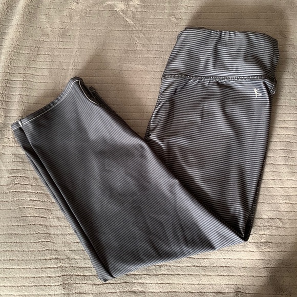 ✨3 for $25✨ Danskin Now crop leggings - Picture 1 of 11